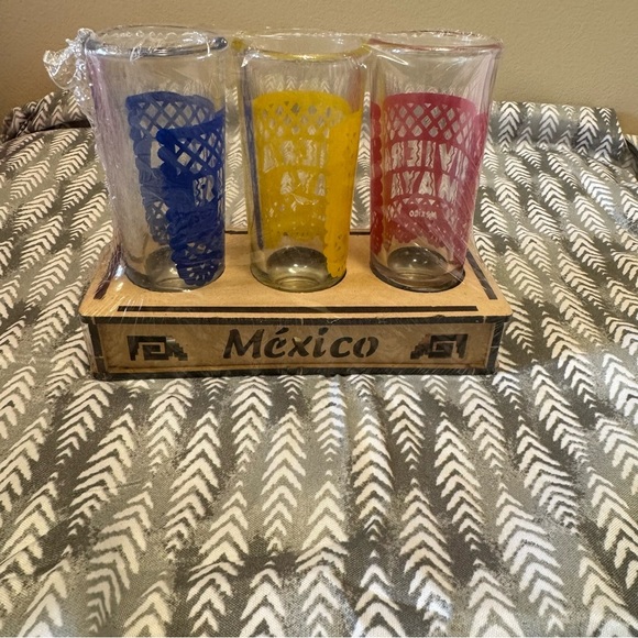 Colorful Glass Set with Holder - Picture 6 of 6